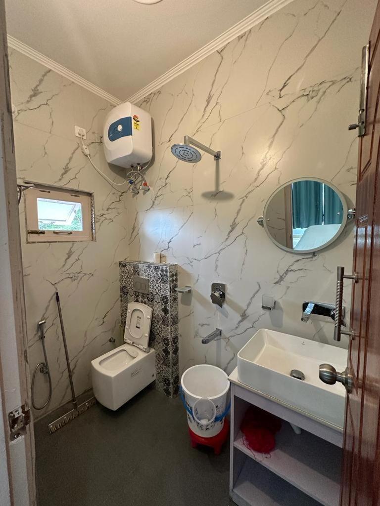 Hotel Goludev Valley View 奈尼塔尔 外观 照片