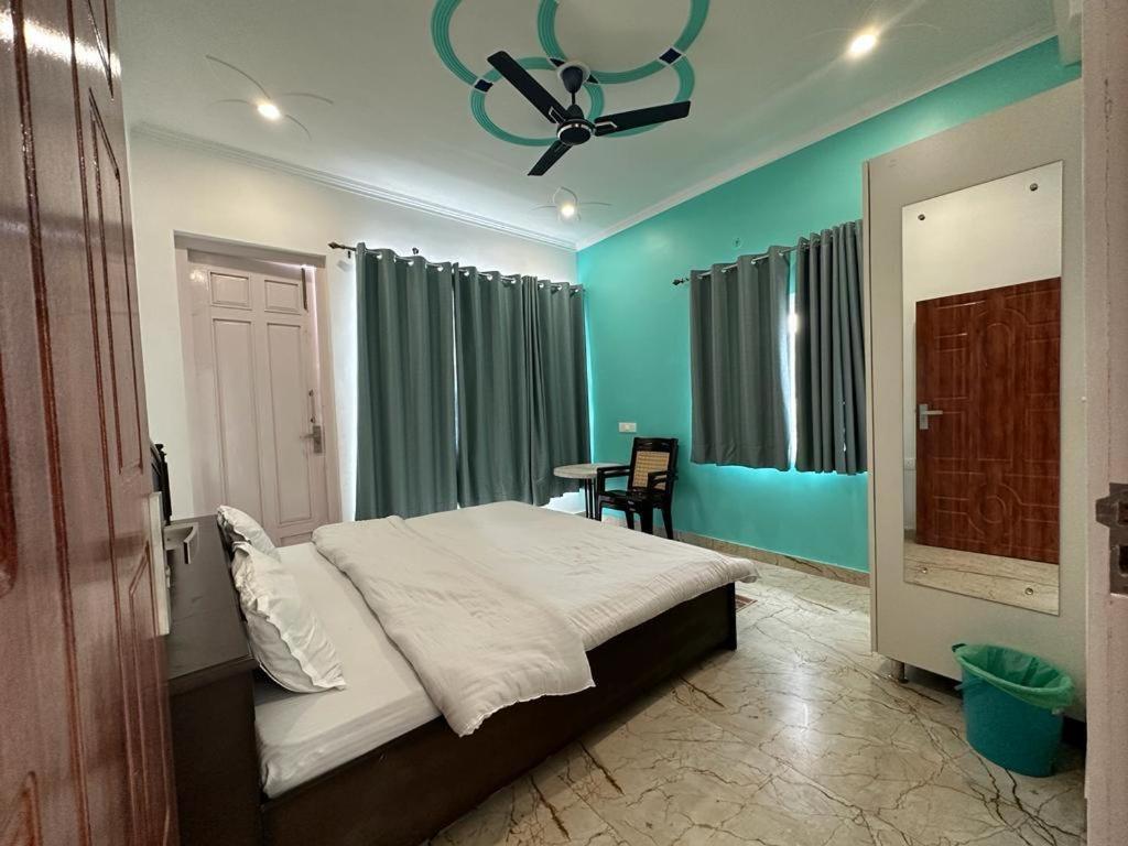 Hotel Goludev Valley View 奈尼塔尔 外观 照片